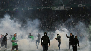 Schwere Krawalle nach Abstieg von AS Saint-Etienne