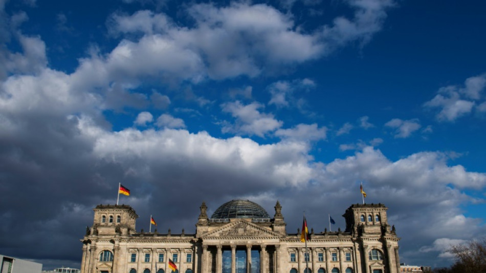 Bundestag berät über schärfere Regeln für Lobbyregister