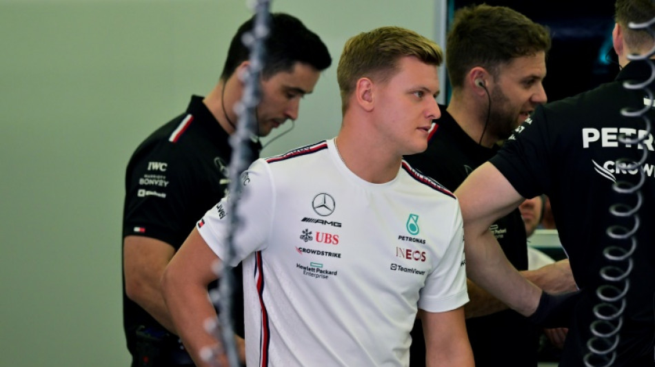 Mick Schumacher seguirá na Mercedes como piloto reserva