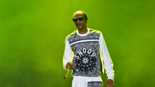 Le rappeur Snoop Dogg, grand amateur de cannabis, dit arrêter de fumer