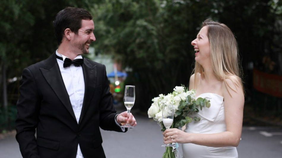 Boda por Zoom y fiesta en el garaje en medio del confinamiento de Shanghái