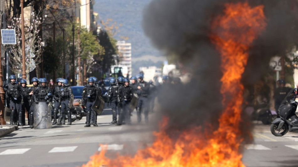 Attendu de pied ferme en Corse, Darmanin joue l'apaisement et la carte de l'autonomie