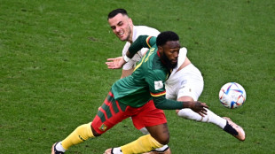 Camerún remonta ante Serbia (3-3) y espera el milagro contra Brasil