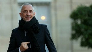 "Chouchou" chez Michou: Gad Elmaleh reprend l'emblématique cabaret