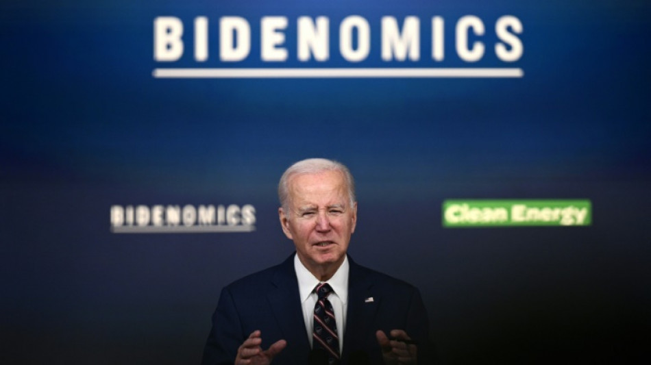 Biden vende força econômica, mas eleitores ainda não compraram a ideia