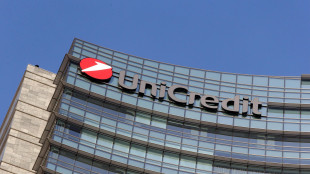 Unicredit chiude vivace in Borsa dopo via libera Bce su Commerz