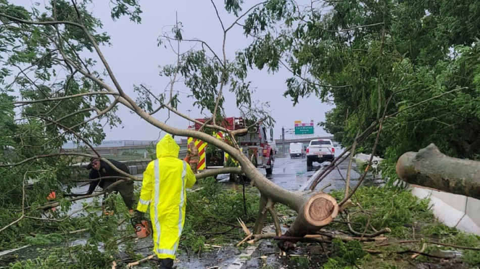 Huracán Fiona azota Puerto Rico y lo deja a oscuras y con ríos desbordados