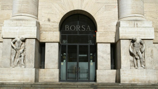 Borsa: Milano debole (-1%) con l'Europa, male Mediobanca