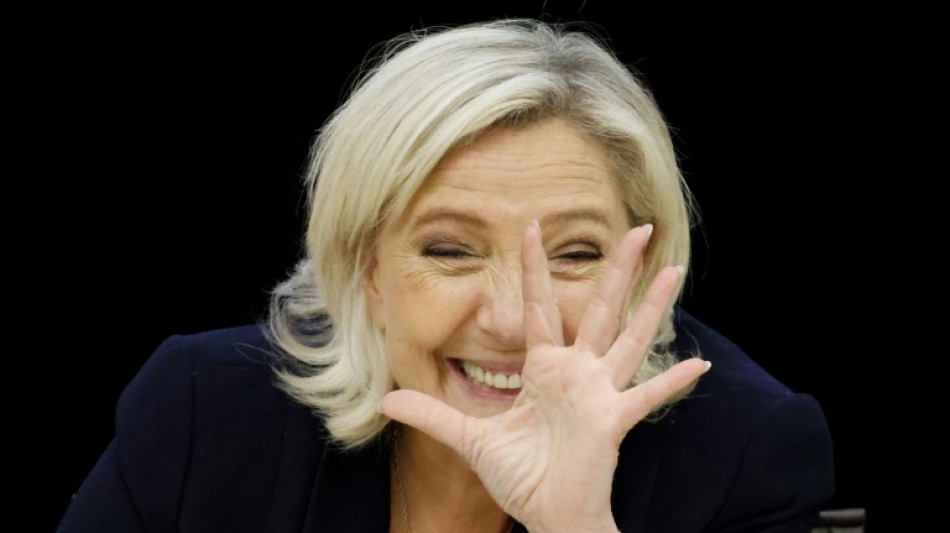 Justicia francesa juzga a líder ultraderechista Le Pen por malversación de fondos europeos