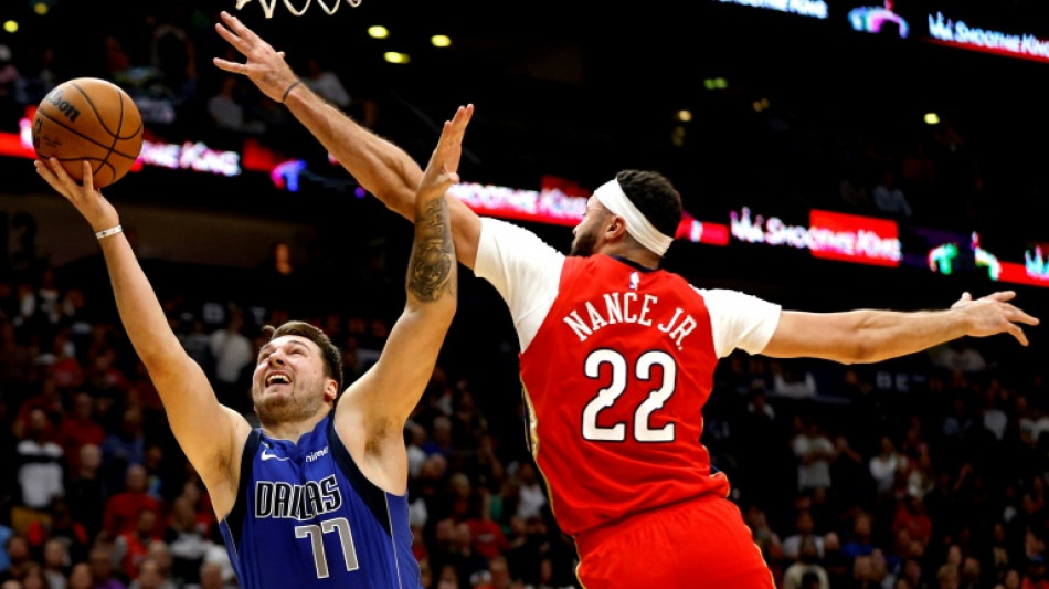 El esloveno Doncic deslumbra en vano en la derrota de sus Mavericks en la NBA