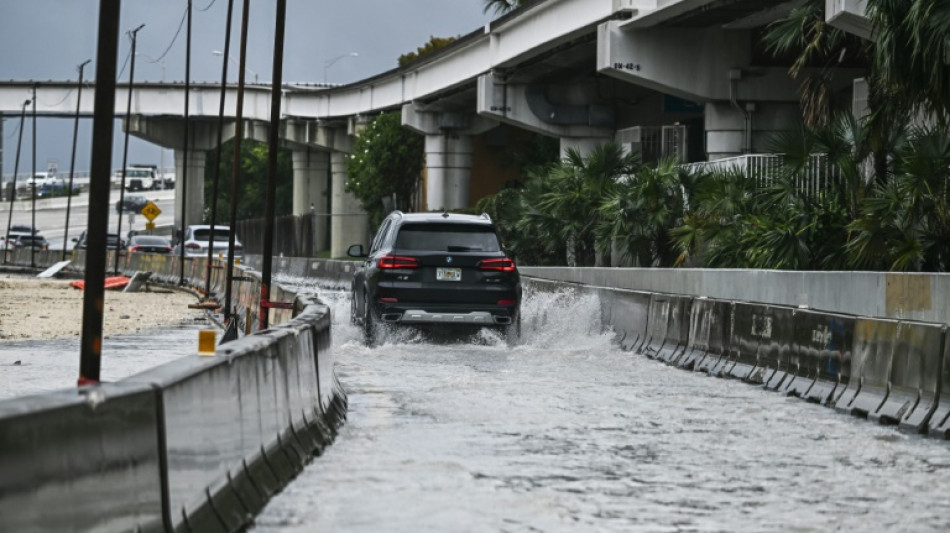 En Floride, des pluies diluviennes causent la fermeture d'un aéroport international