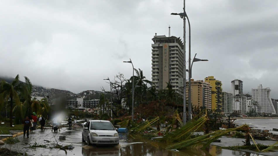 Mexique: Acapulco dévastée et coupée du monde après l'ouragan Otis